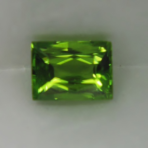 Special Gem Glowing Color South East Asia Peridot 6.73 ct  Litnon.com