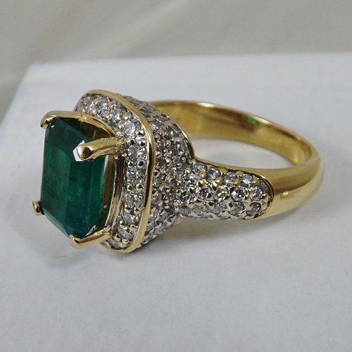  Estate Emerald and Pave Diamond 18kt Gold Ring  Litnon.com