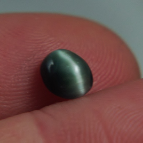 Rare Sharp Cats Eye Chrysoberyl Cabochon 1.73 carats Litnon.com