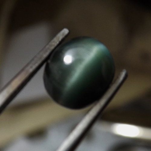 Rare Sharp Cats Eye Chrysoberyl Cabochon 1.73 carats Litnon.com