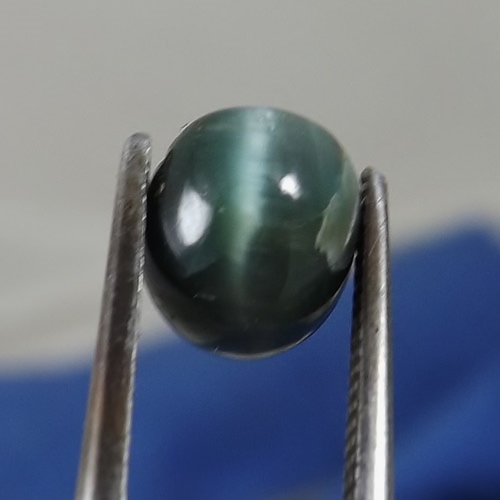 Rare Sharp Cats Eye Chrysoberyl Cabochon 1.73 carats Litnon.com