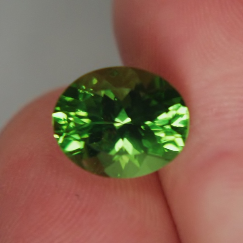 Rich Color and Big Natural Arizona Peridot 5.49ct  Litnon.com