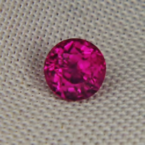 Fine Color and Bright Natural Mozambique Ruby 0.93 ct  Litnon.com