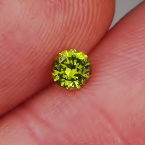 Brilliant Top Cutting Natural Russian Demantoid Garnet GL Litnon.com