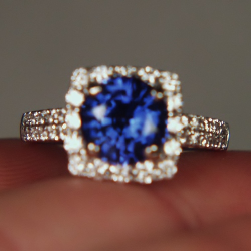 Beautiful 14 kt W/G Ceylon Sapphire 2.50 ct and Diamond Ring GLI  Litnon.com