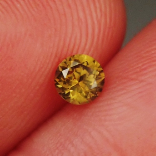 Brilliant and Top Cutting Color Shift Russian Demantoid Garnet GL Litnon.com