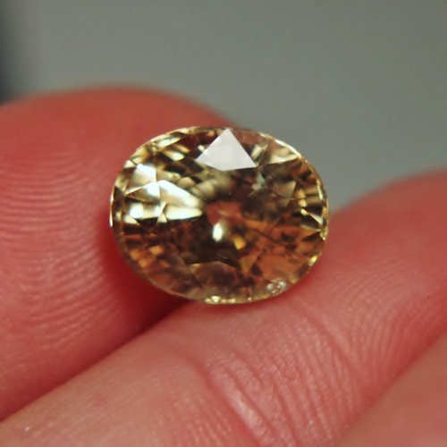 Huge and Brilliant Natural Unheated Yellow Zircon Sri Lanka 9.85ct  Litnon.com
