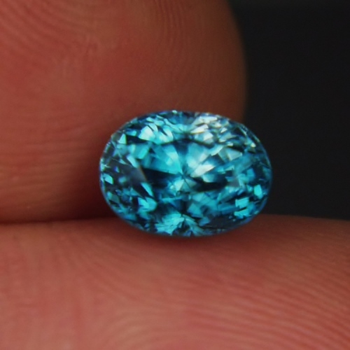 Special Price Bright and Rich Color Blue Zircon Cambodia 2.78 ct  Litnon.com