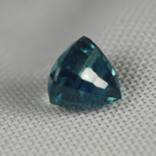 Special Price Bright and Rich Color Blue Zircon Cambodia 2.78 ct  Litnon.com
