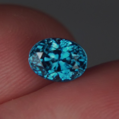 Special Price Bright and Rich Color Blue Zircon Cambodia 3.26 ct  Litnon.com