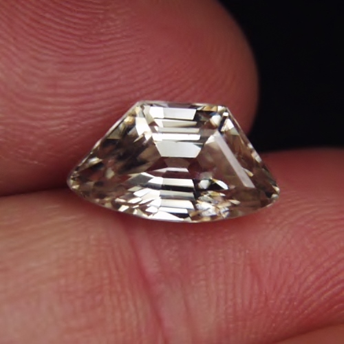  Big Harts Range Australia Honey Golden Zircon 5.67ct  Litnon.com