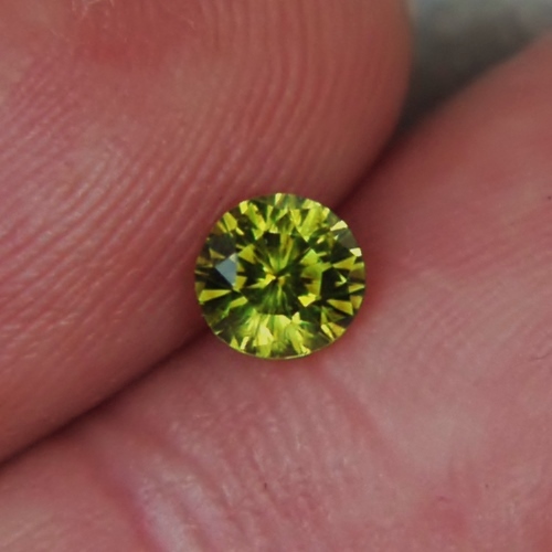 Extra Brilliant and Top Cutting Color Shift Russian Demantoid Garnet GL Litnon.com