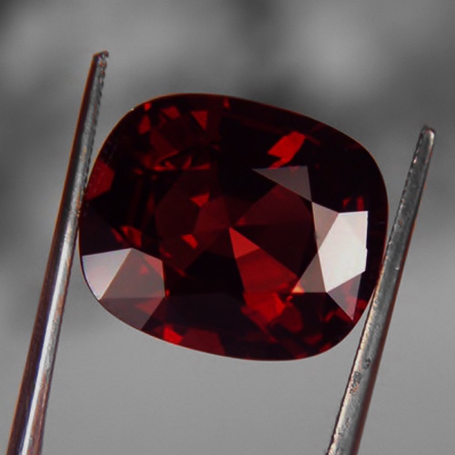 Huge Deep Red Natural South East Asia Spinel 11.30 ct  Litnon.com