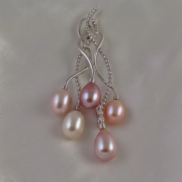 Pearl brooch Litnon.com