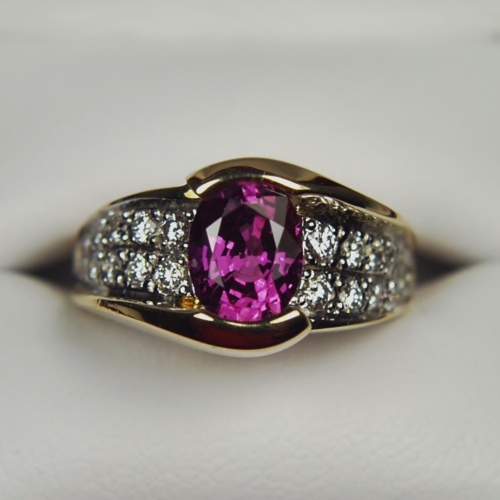 Rich Purple Pink Natural Sapphire 18 kt Gold and Diamond Ring  Litnon.com