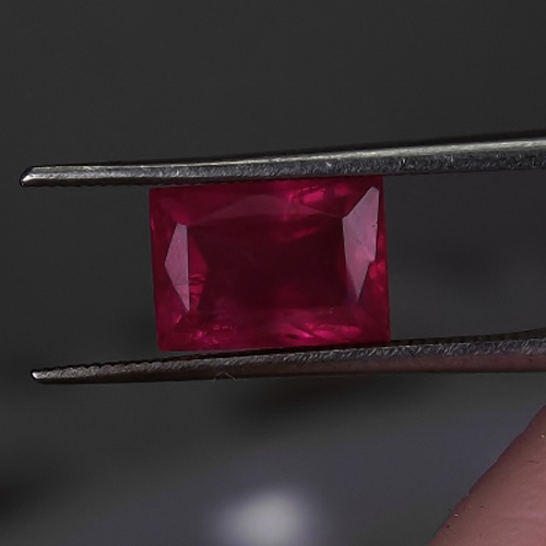 Fine Color and Bright Natural Winza Ruby Tanzania 3.29 ct  Litnon.com