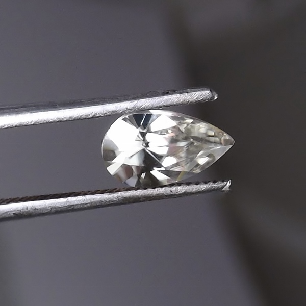 Bright Well Cut Natural Zircon Tanzania 0.80 ct  Litnon.com