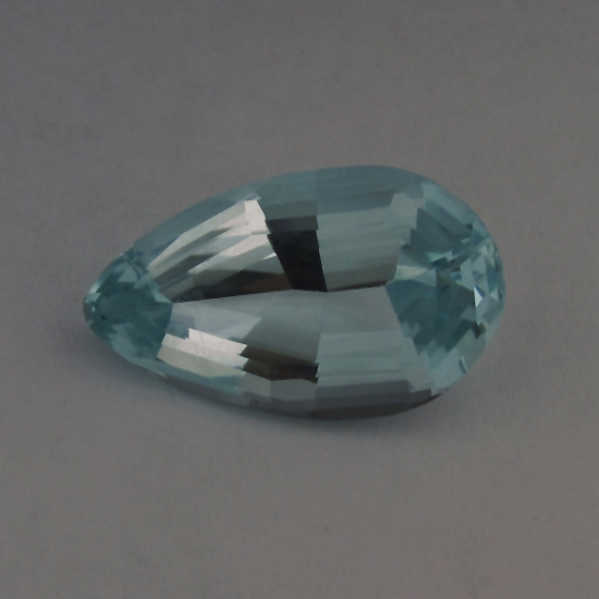 Clean Bright and Lively Old Stock Sky Blue Brazil Aquamarine 6.51 ct  Litnon.com