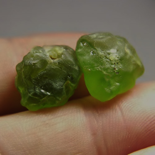 Fine Color and Clean Peridot Facet Rough Arizona 36.01ct  Litnon.com