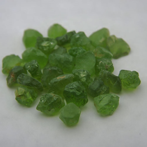 Nice Color and Clean Peridot Facet Rough Arizona 96.21 ct  Litnon.com