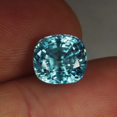 Big and Bold Natural Blue Zircon Cambodia 6.25 ct  Litnon.com