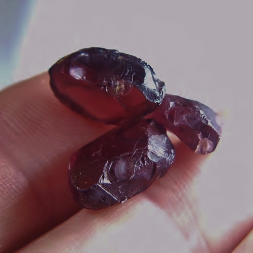 Quality Rhodolite Garnet Facet Rough Tanzania 24.24 ct tw  Litnon.com