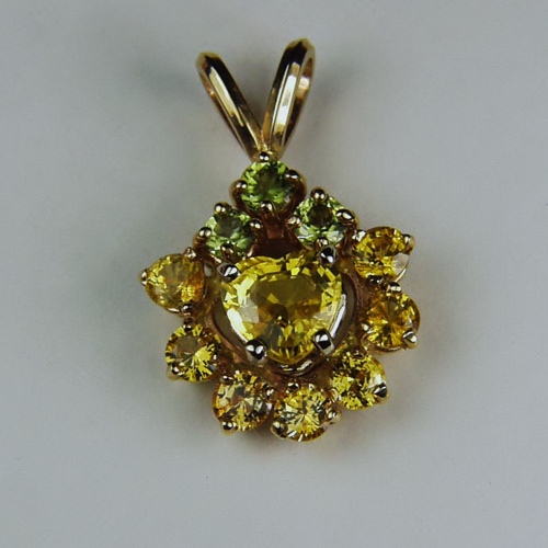 Bright Natural Yellow Sapphire and Peridot Pendant 14 kt GLI  Litnon.com