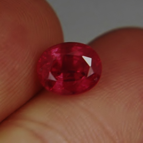  Special Color Bright Cherry Red South East Asia Spinel 1.93 ct  Litnon.com