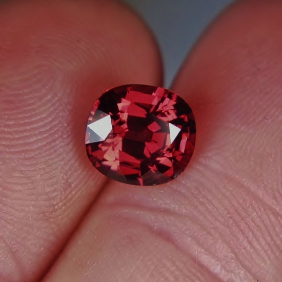 Big Bright and Pretty Natural Red - Pink South East Asia Spinel 2.85 ct  Litnon.com