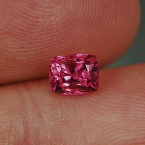  Special Color Bright Pink Red South East Asia Spinel 1.21 ct GL Litnon.com