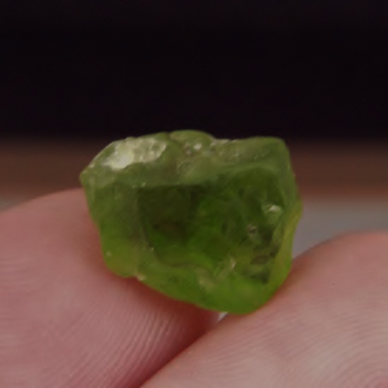 Big Fine Color and Clean Peridot Facet Rough Arizona 16.05 ct  Litnon.com