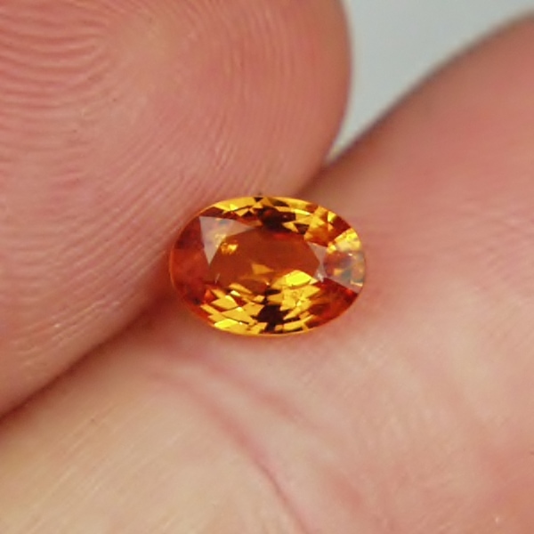 Bright and Pretty Mandarin Spessartite Garnet 0.95 ct  Litnon.com