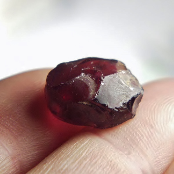 Quality Rhodolite Garnet Facet Rough Tanzania 17.62 ct  Litnon.com