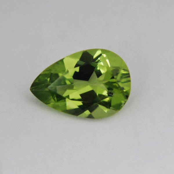  Fine Cut and Color Natural Peridot Pakistan 3.80 Carats  Litnon.com