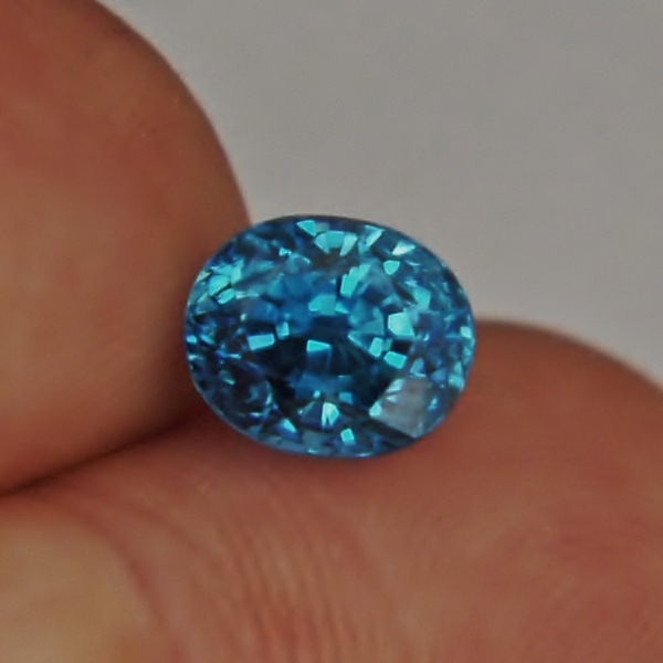 Special Price Bright and Rich Color Blue Zircon Cambodia 3.81 ct  Litnon.com