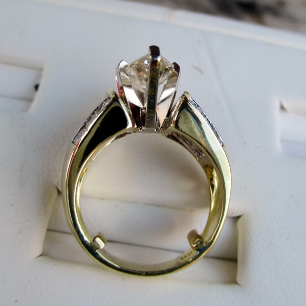  Estate 18 Karat Natural Ruby and Diamond Ring 2.0 ct  Litnon.com