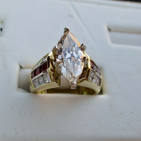  Estate 18 Karat Natural Ruby and Diamond Ring 2.0 ct  Litnon.com