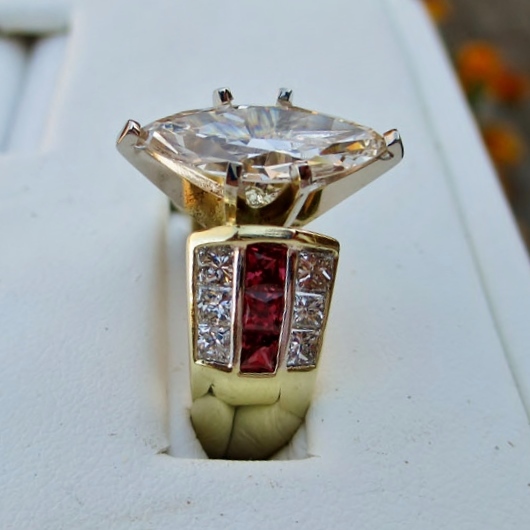  Estate 18 Karat Natural Ruby and Diamond Ring 2.0 ct  Litnon.com