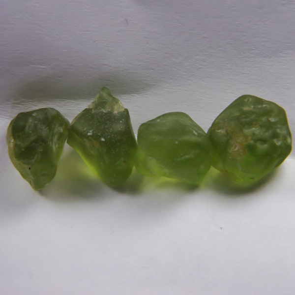 Fine Color and Clean Arizona Peridot Facet Rough 29.34 ct  Litnon.com