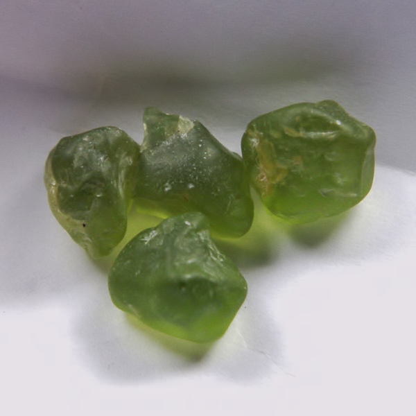 Fine Color and Clean Arizona Peridot Facet Rough 29.34 ct  Litnon.com