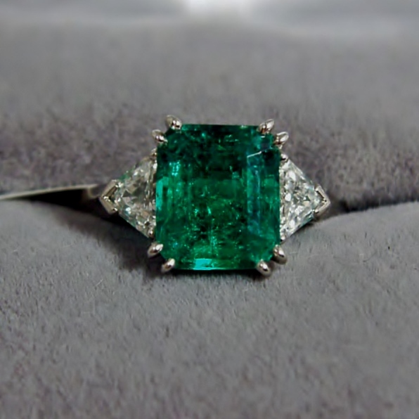 Estate Quality Colombian Emerald Diamond Platinum Ring  Litnon.com