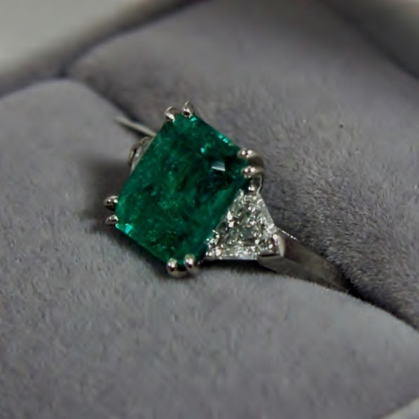 Estate Quality Colombian Emerald Diamond Platinum Ring  Litnon.com