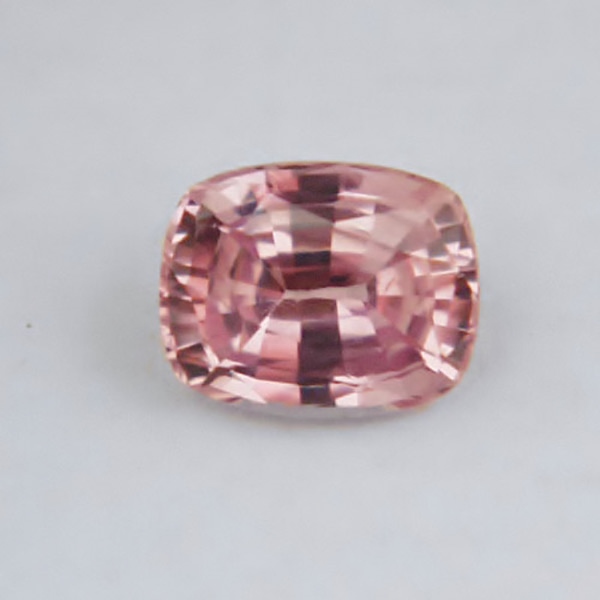 AGL Certifed Unheated Light Peach Pink Color Sapphire Sri Lanka 2.61ct  Litnon.com