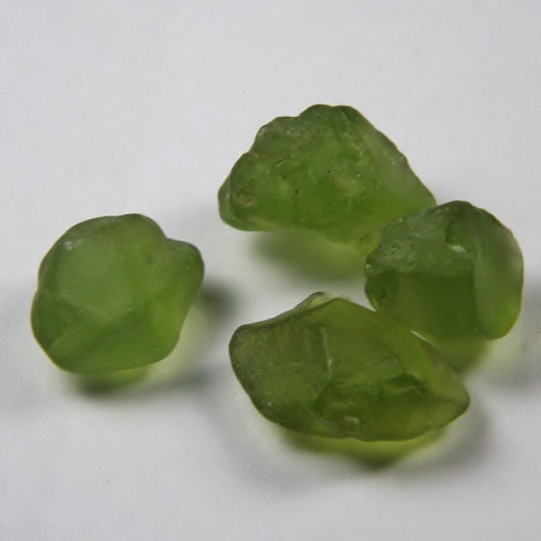 Fine Color and Clean Big Arizona Peridot Facet Rough 37.78 ct  Litnon.com