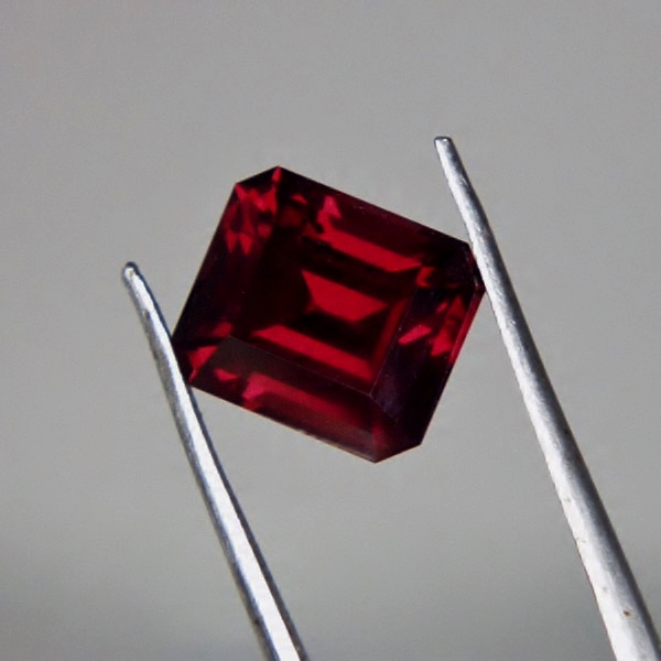 Deep Color Umba River Rhodolite Garnet 4.33ct  Litnon.com