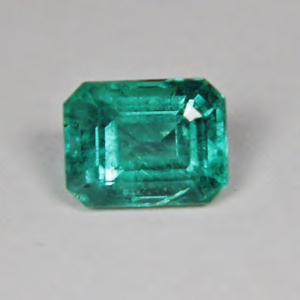 Big and Bright With Nice Color Colombian Emerald 4.12 ct  Litnon.com