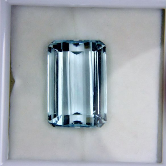 Nice Color and Quality Old Stock Aquamarine Brazil 15.51 ct  Litnon.com