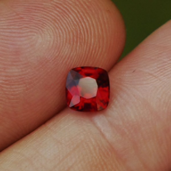 Deep Blood Red Burmese Spinel 1.13 Carat GL Litnon.com