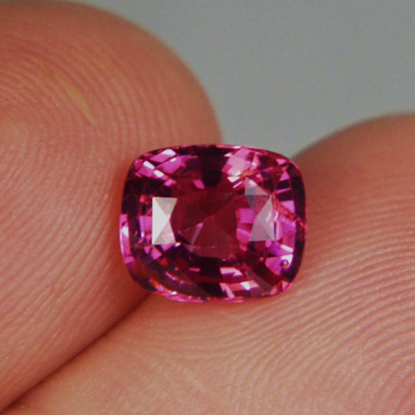  Old Stock Hot Vivid Pink Burmese Spinel 2.55 ct  Litnon.com
