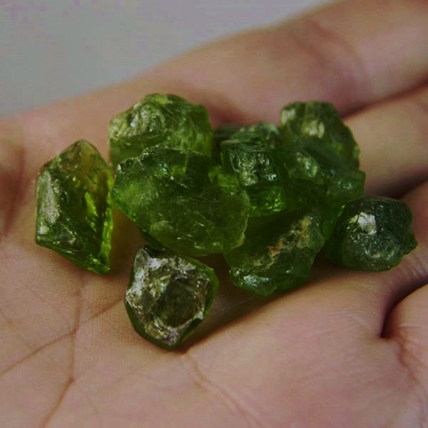 Quality Fine Color and Clarity Pakistan Peridot Facet Rough 102 ct  Litnon.com